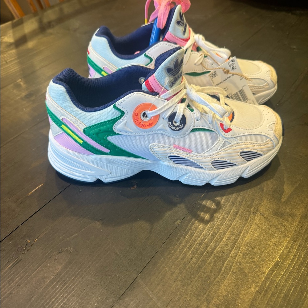 Adidas Women's Astir W Sneakers in White/Green/Bliss Orange w/o box